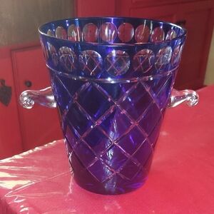 Elegant Blue Crystal Ice Bucket